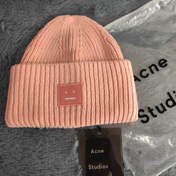 acne studios beanie pink